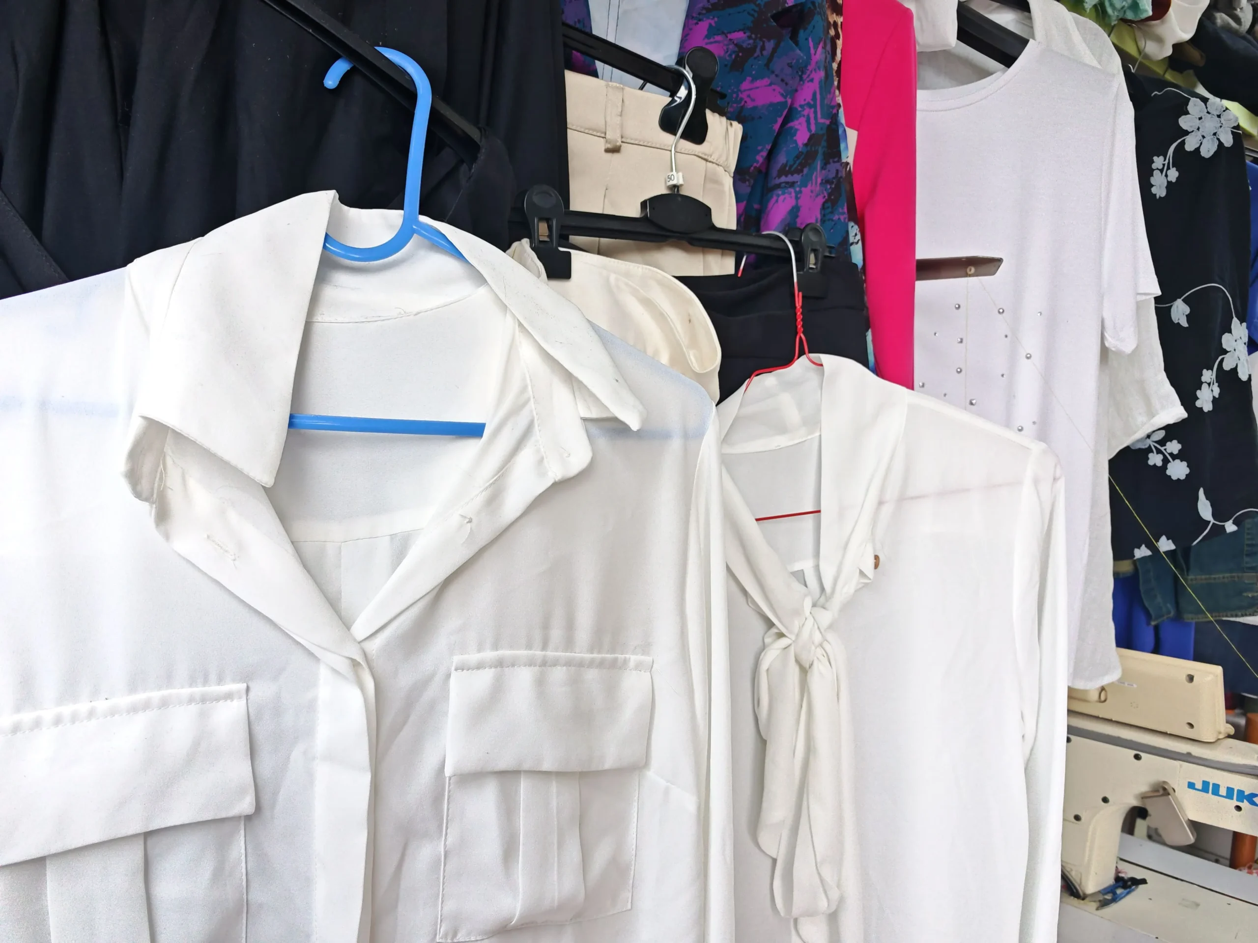 sartoria zj abiti in primo piano