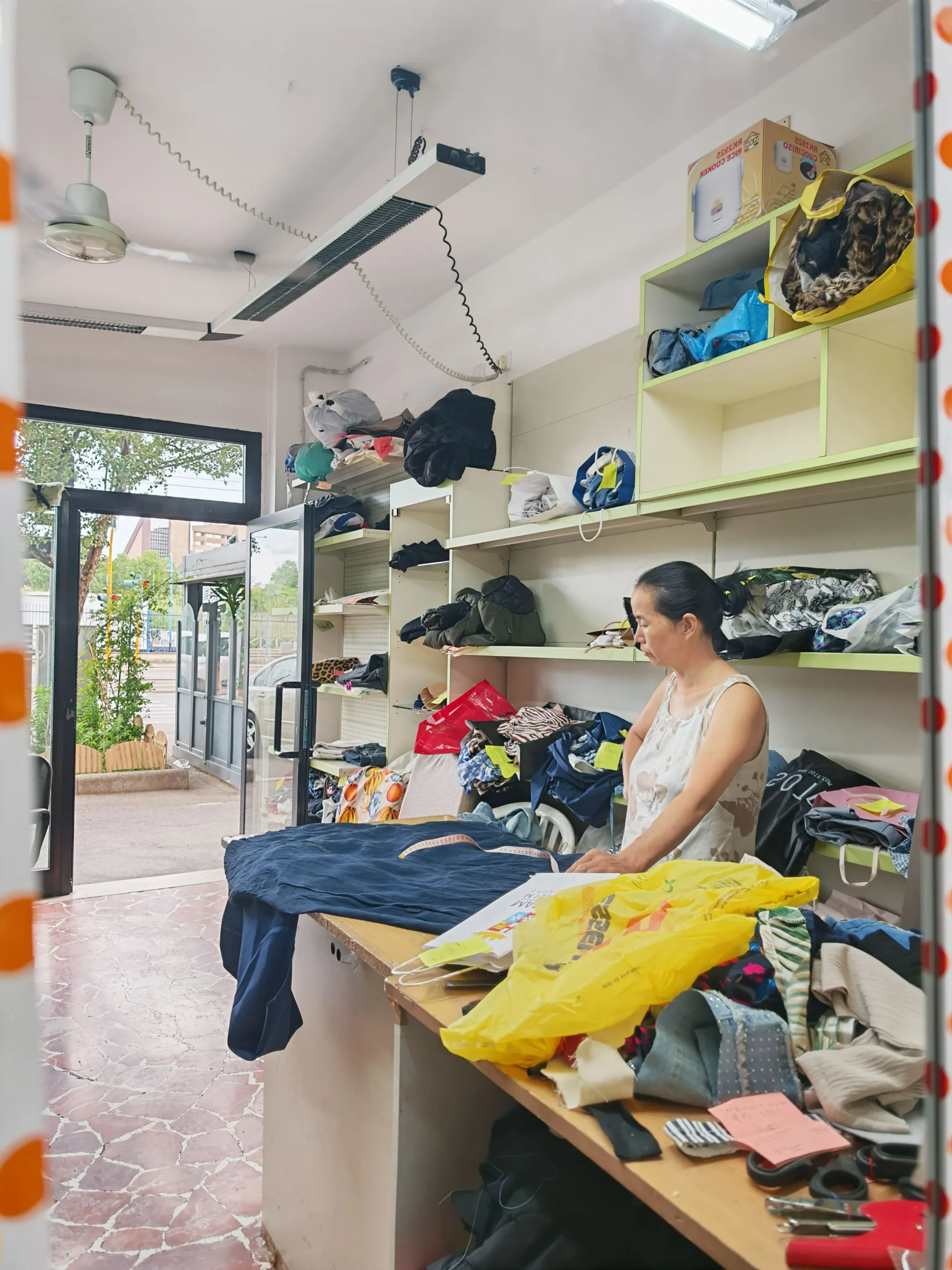 sartoria zj negozio interno