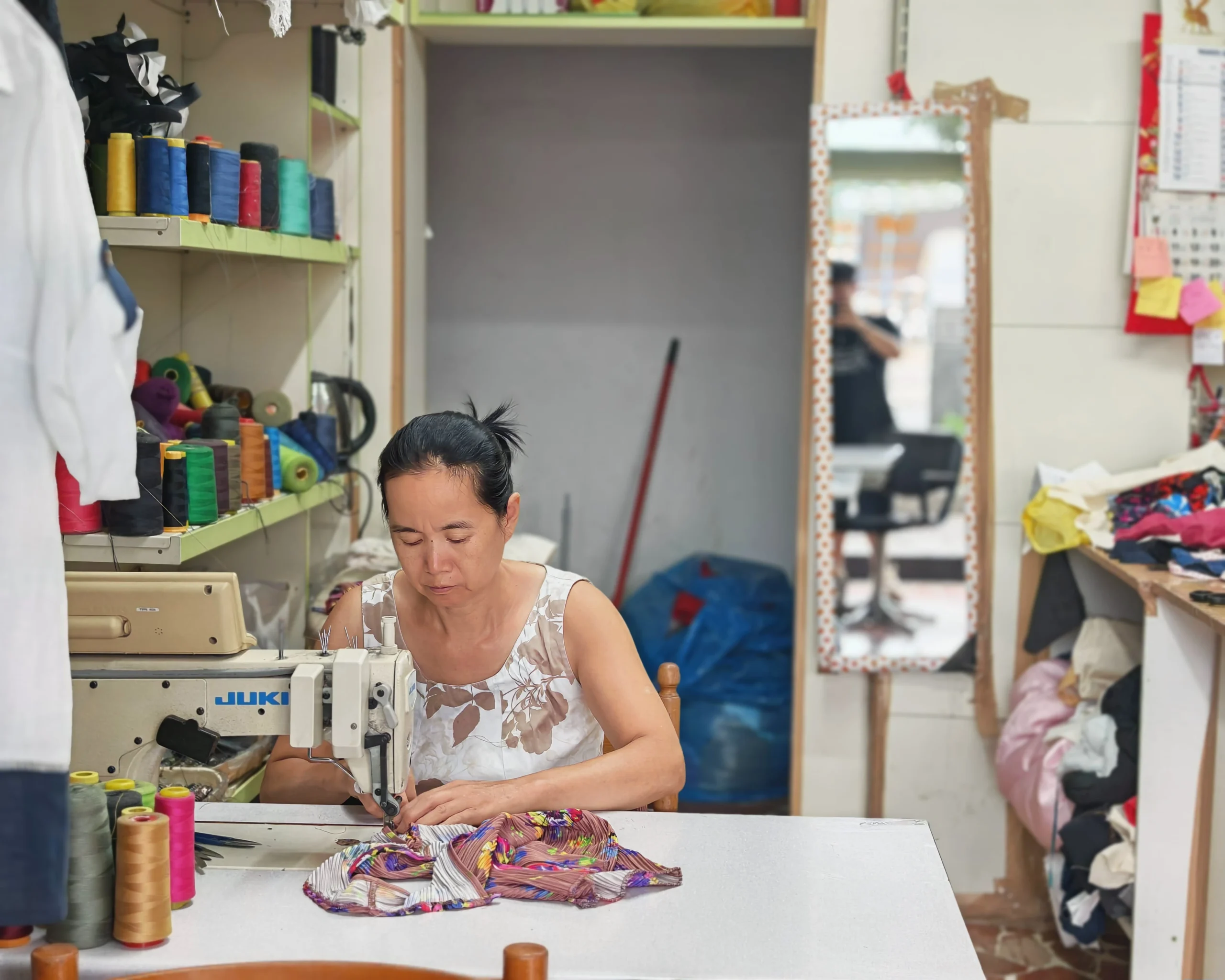 sartoria zj zhou wenzhen a lavoro